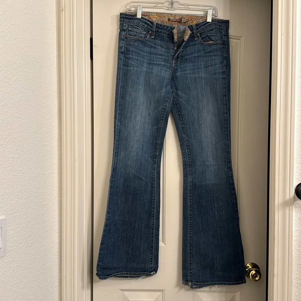Gorgeous details Paige sz 31 jeans